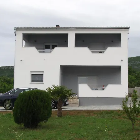 Rudi Apartman Anić